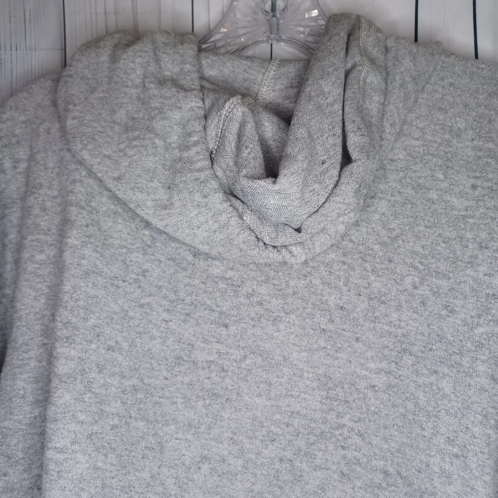 Madewell MWL gray cropped hooded cozy v-neck sweatshirt - Picture 9 of 12